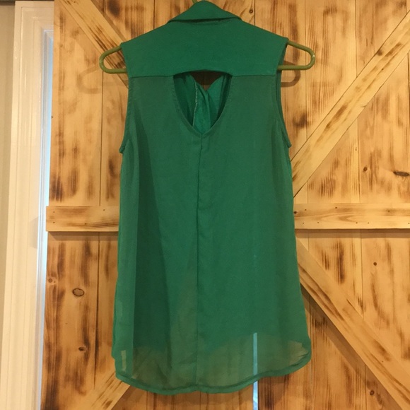 XS Kirra Top in black or green - Picture 4 of 4